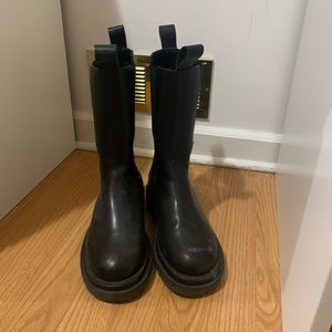 Black boots - unbranded